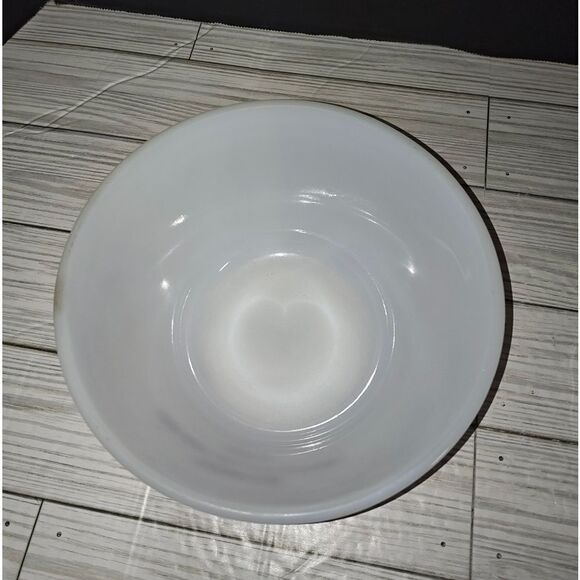 TOMAH CO-OP ELEVATOR TOMAH Wisconsin 1971 & 1972 Milkglass Advertising Bowls - Picture 5 of 10